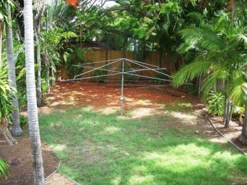 West End QLD 4810