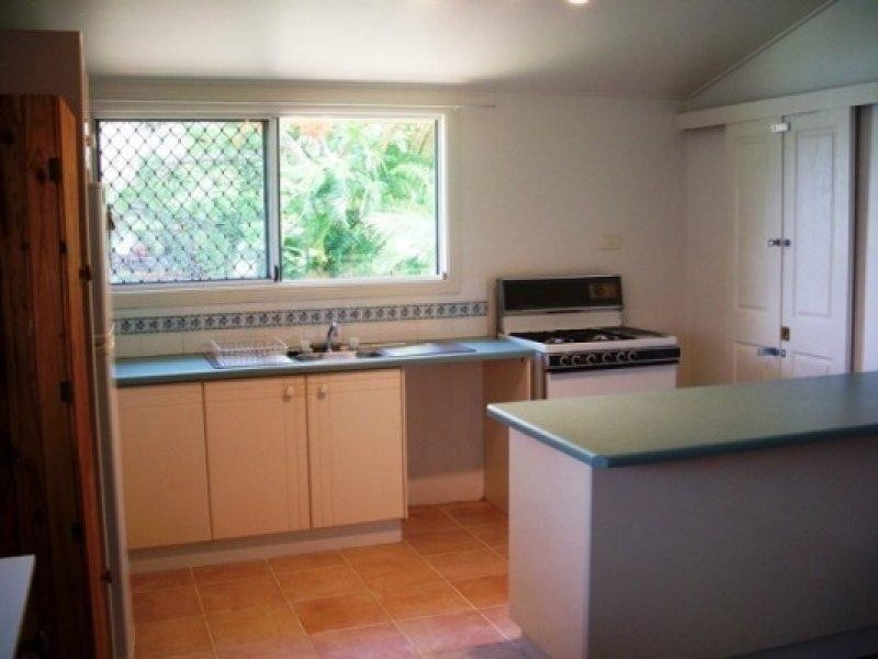 West End QLD 4810