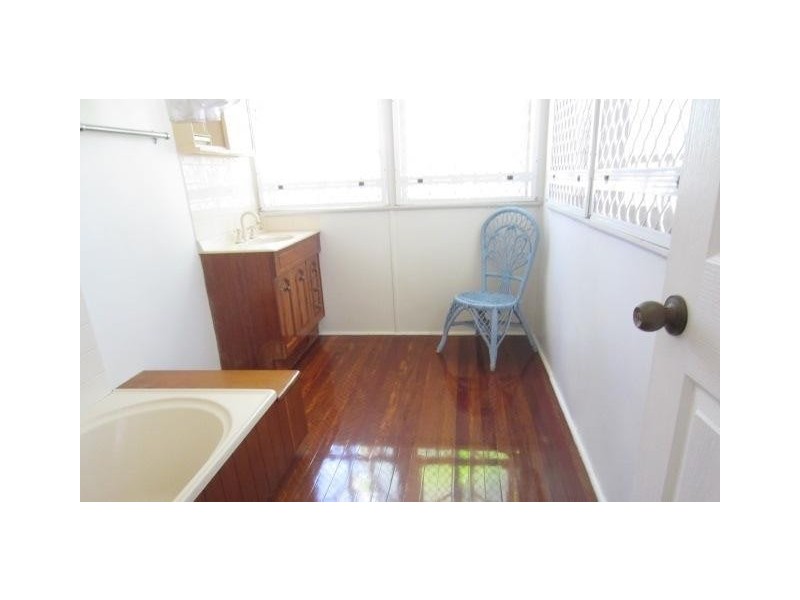 West End QLD 4810