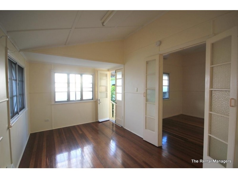 2/27 Hugh Street, West End QLD 4810