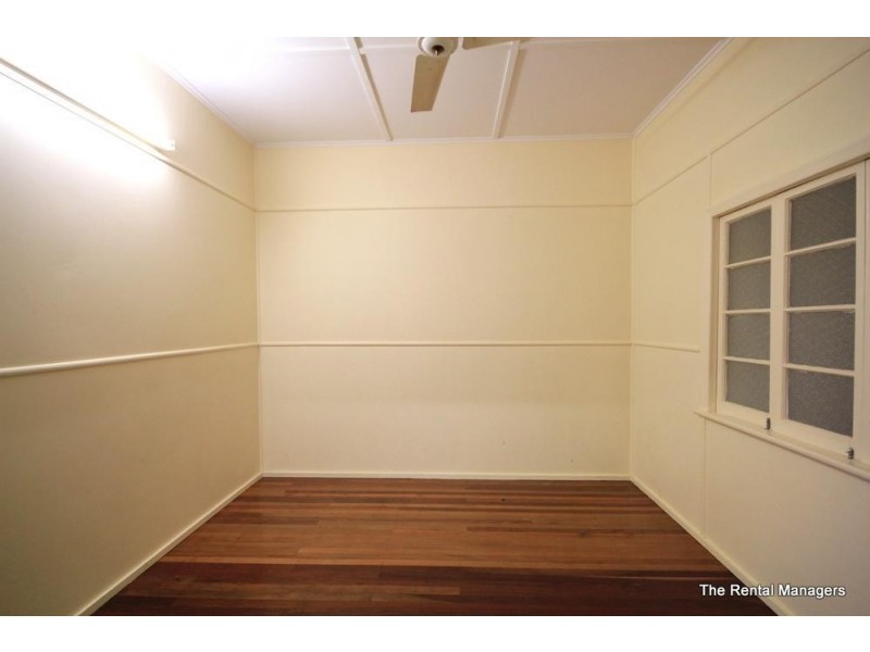 2/27 Hugh Street, West End QLD 4810