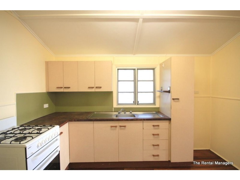 2/27 Hugh Street, West End QLD 4810