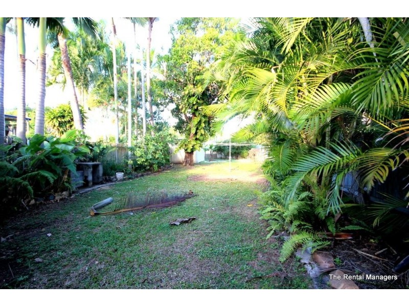 2/27 Hugh Street, West End QLD 4810