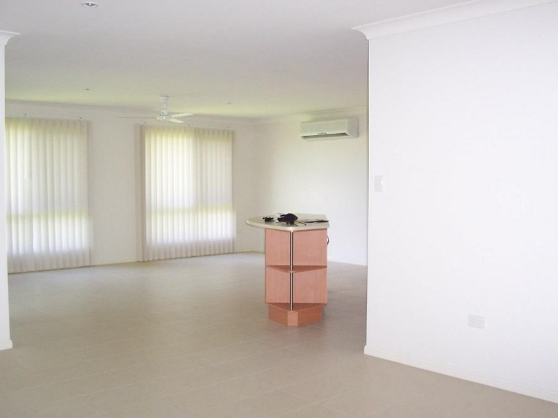 13 Baxendell Place, Bushland Beach QLD 4818