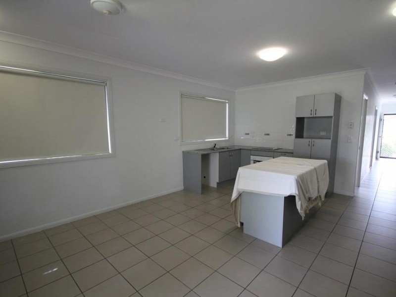 2/7 Crista Court, Kelso QLD 4815