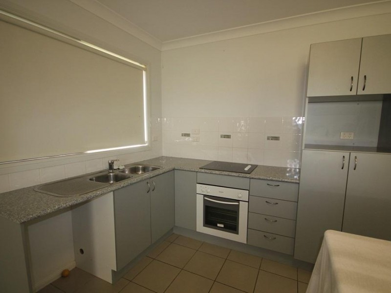 2/7 Crista Court, Kelso QLD 4815