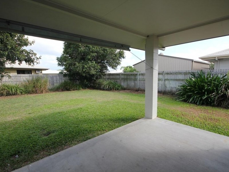 2/7 Crista Court, Kelso QLD 4815