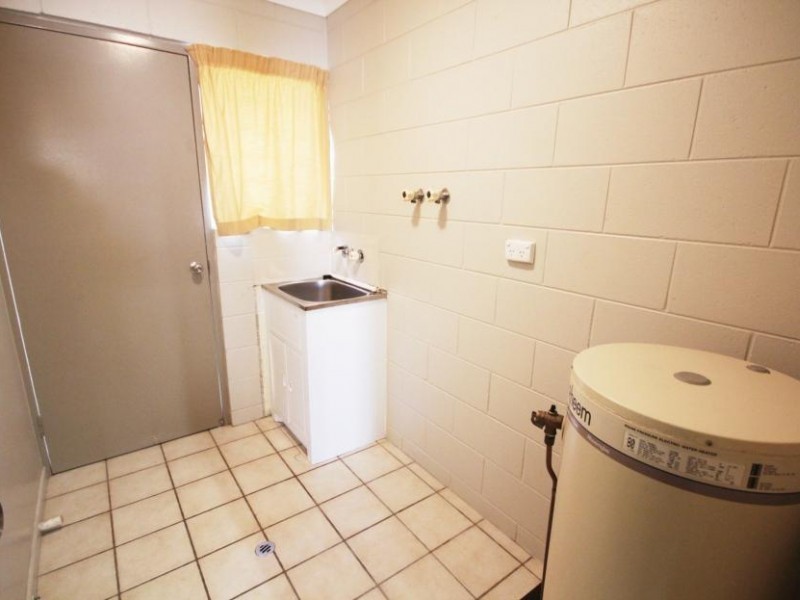West End QLD 4810
