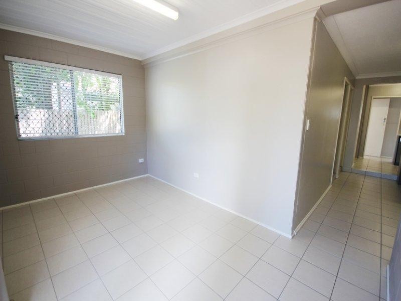 4/3 Falcon Street, Rowes Bay QLD 4810