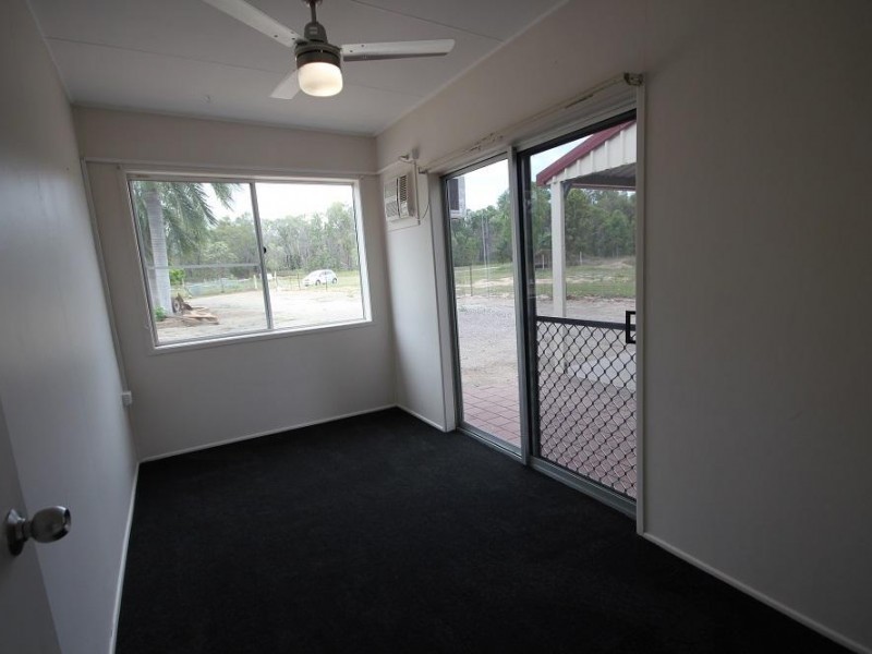 464 Cape Cleveland Road, Cape Cleveland QLD 4810