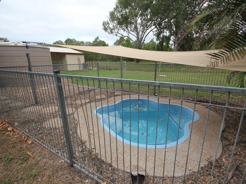 464 Cape Cleveland Road, Cape Cleveland QLD 4810