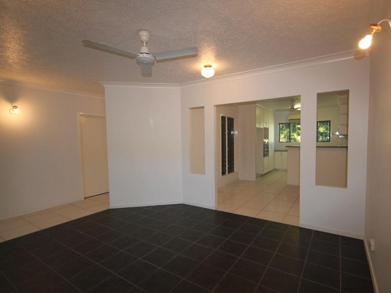 1/8 Regent Street, Hyde Park QLD 4812