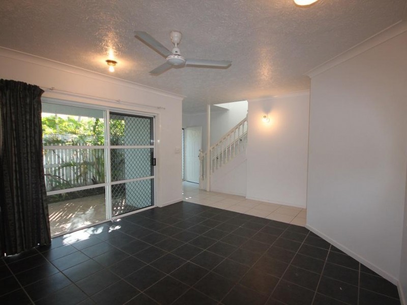 1/8 Regent Street, Hyde Park QLD 4812