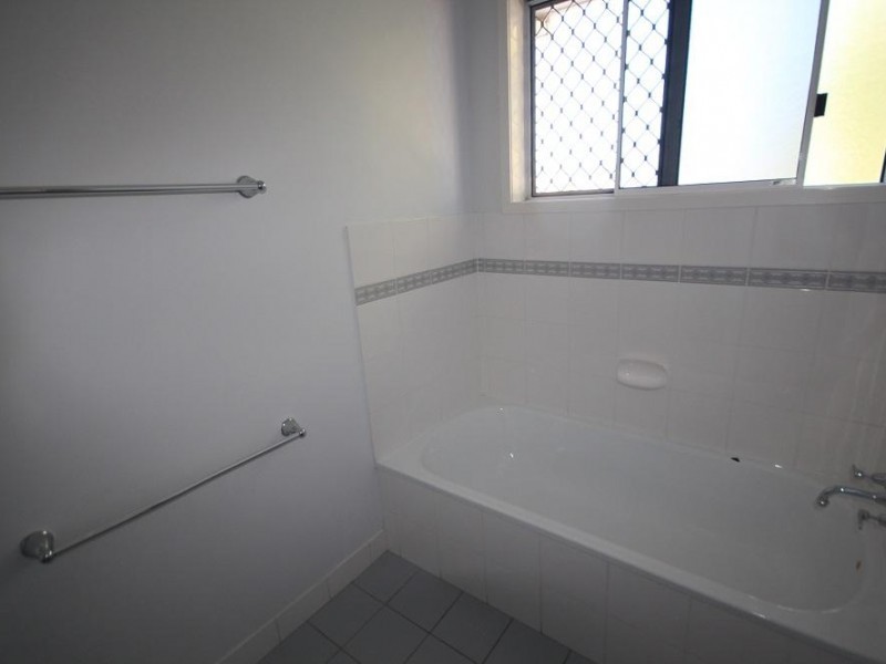 1/8 Regent Street, Hyde Park QLD 4812