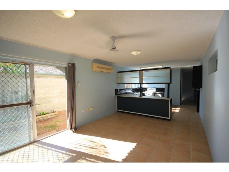 2/36 Clayton Street, Hermit Park QLD 4812