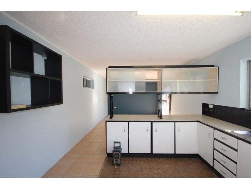 2/36 Clayton Street, Hermit Park QLD 4812