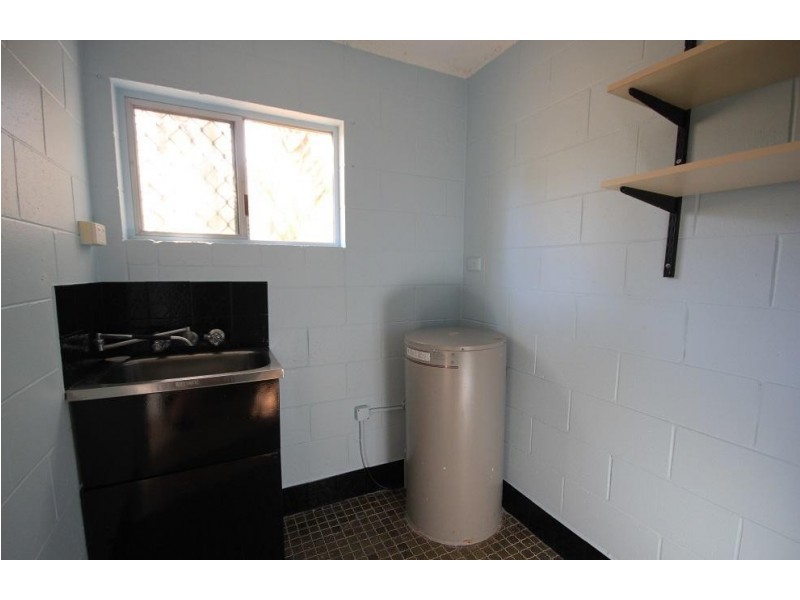 2/36 Clayton Street, Hermit Park QLD 4812