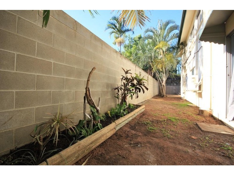 2/36 Clayton Street, Hermit Park QLD 4812