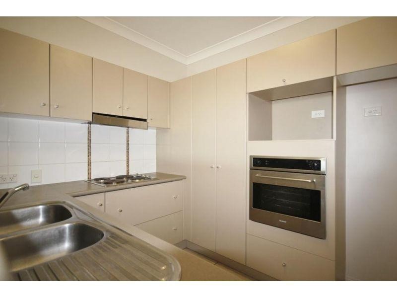 West End QLD 4810