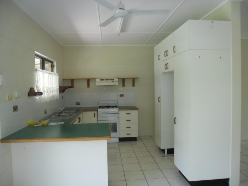 114 Marina Drive, Bushland Beach QLD 4818