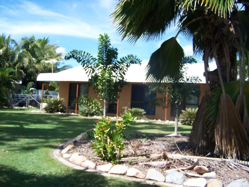 114 Marina Drive, Bushland Beach QLD 4818