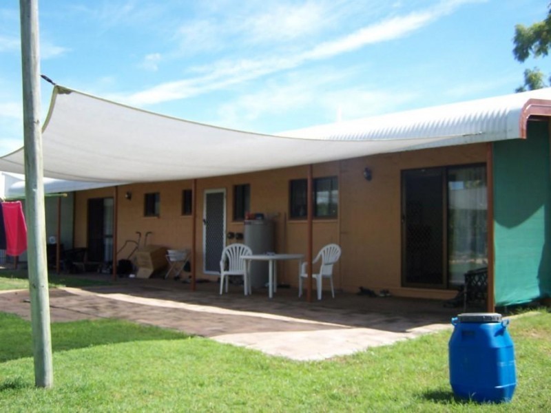 114 Marina Drive, Bushland Beach QLD 4818