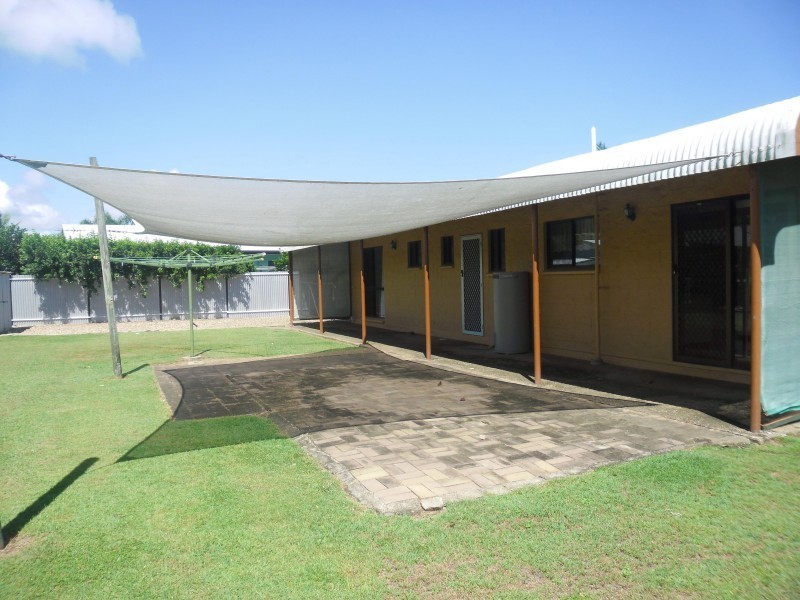 114 Marina Drive, Bushland Beach QLD 4818