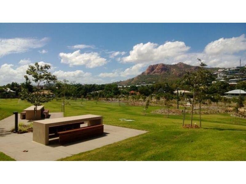 2/157 Mitchell Street, North Ward QLD 4810