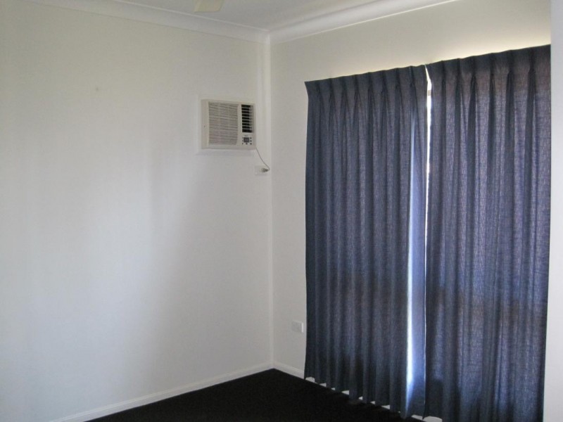 1 Daintree Drive, Bushland Beach QLD 4818