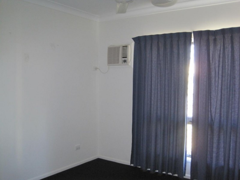 1 Daintree Drive, Bushland Beach QLD 4818