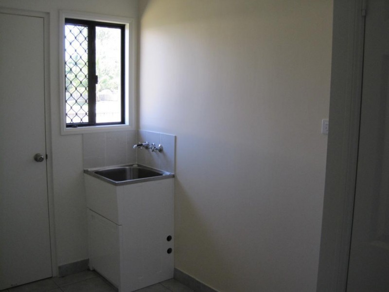 1 Daintree Drive, Bushland Beach QLD 4818