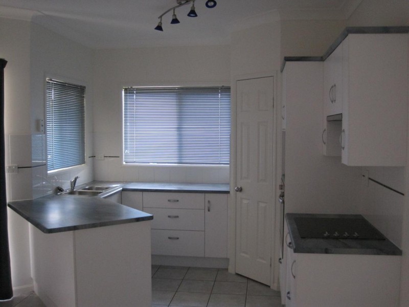 1 Daintree Drive, Bushland Beach QLD 4818