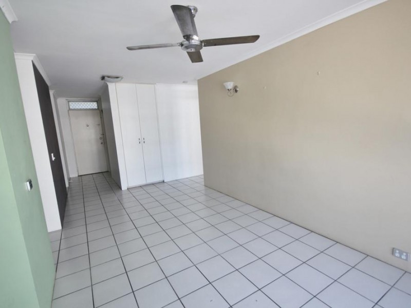 9/6 Hale Street, North Ward QLD 4810