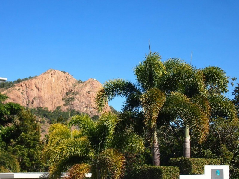 9/6 Hale Street, North Ward QLD 4810