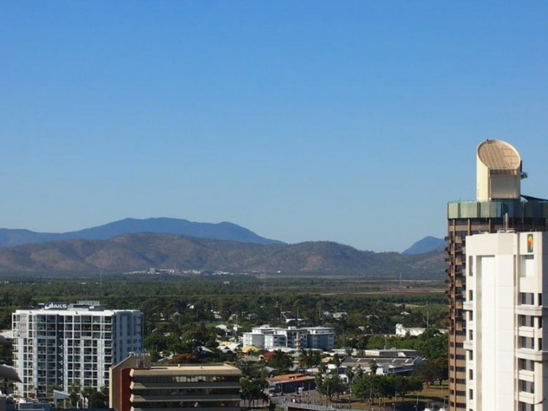 9/6 Hale Street, North Ward QLD 4810