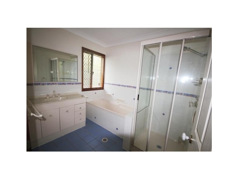 16 Mendi Drive, Bushland Beach QLD 4818