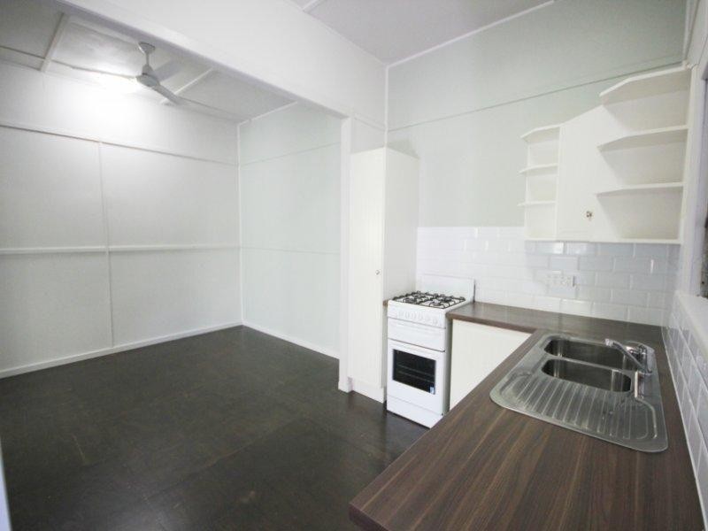 2/31 Bell Street, South Townsville QLD 4810