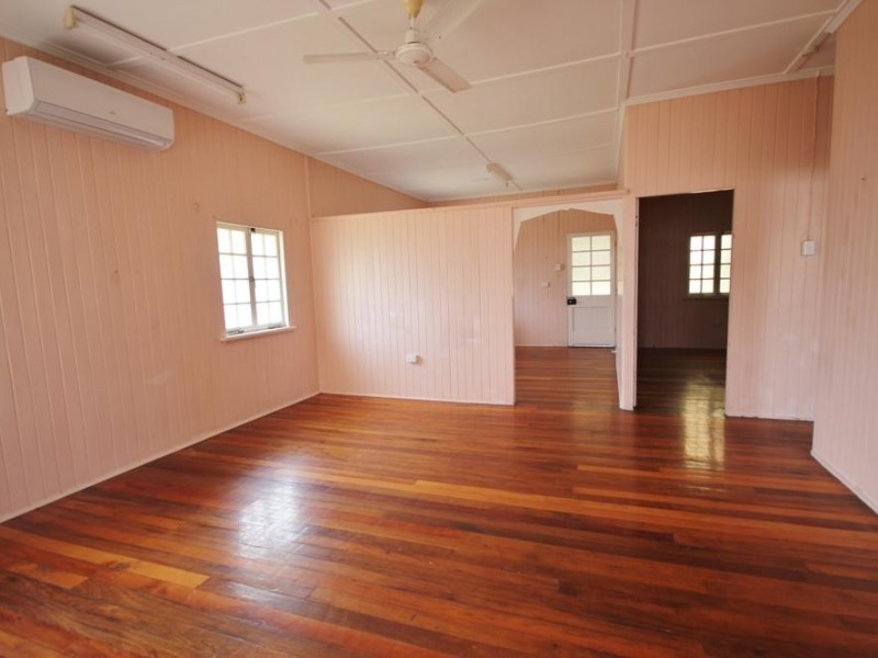 25 Edwards Street, West End QLD 4810