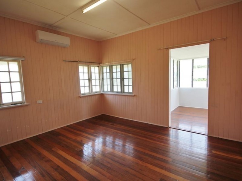 25 Edwards Street, West End QLD 4810