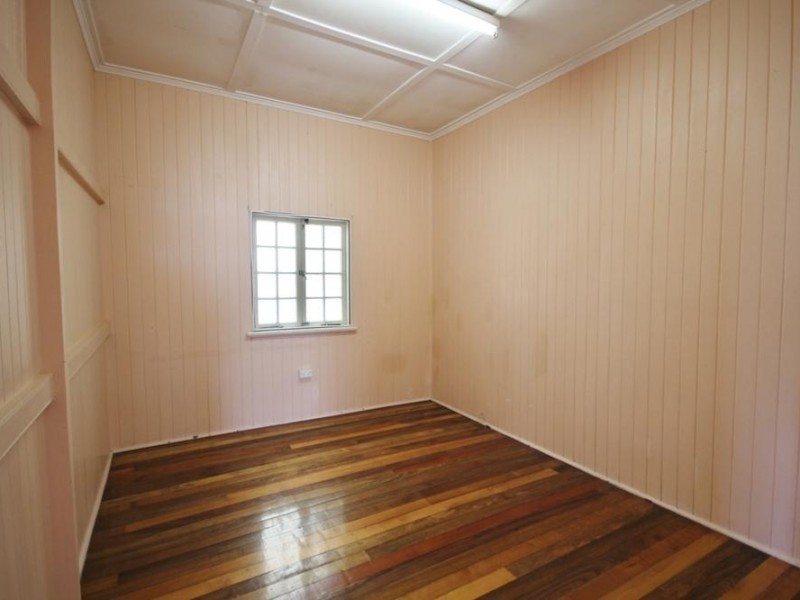 25 Edwards Street, West End QLD 4810