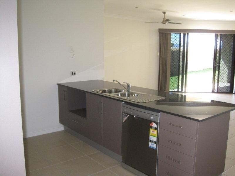 31 Currawinya Court, Bushland Beach QLD 4818