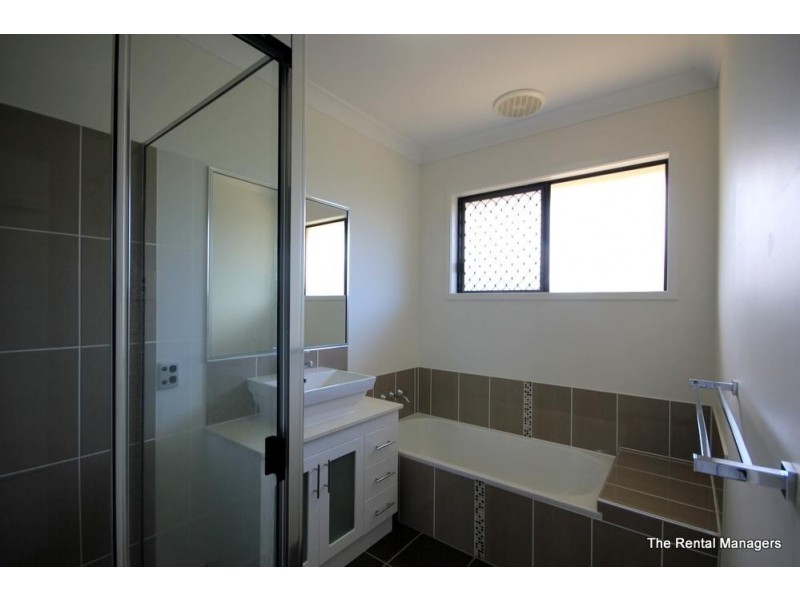 31 Currawinya Court, Bushland Beach QLD 4818