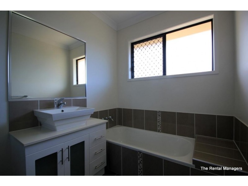 31 Currawinya Court, Bushland Beach QLD 4818