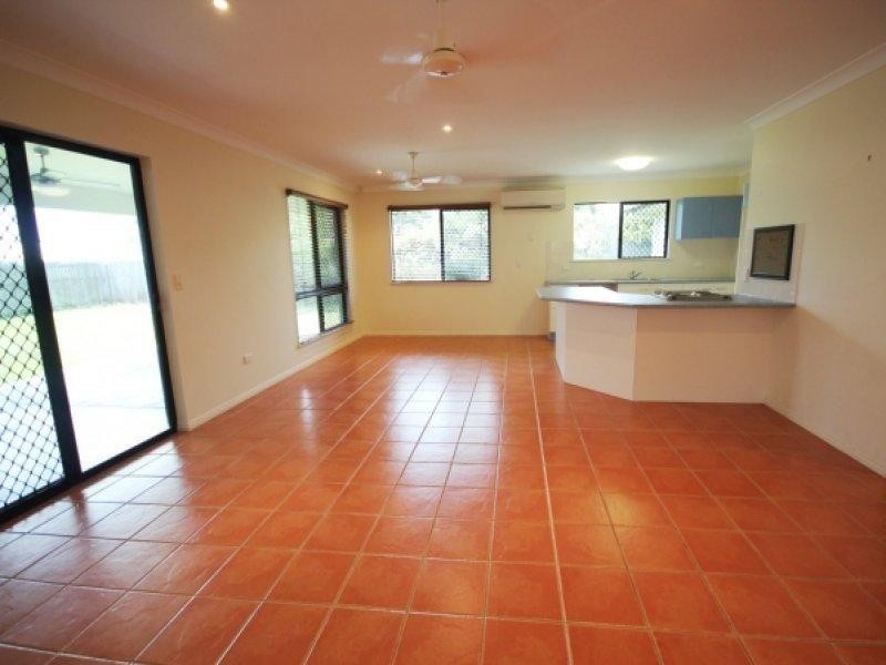 10 St Albans Road, Mount Louisa QLD 4814