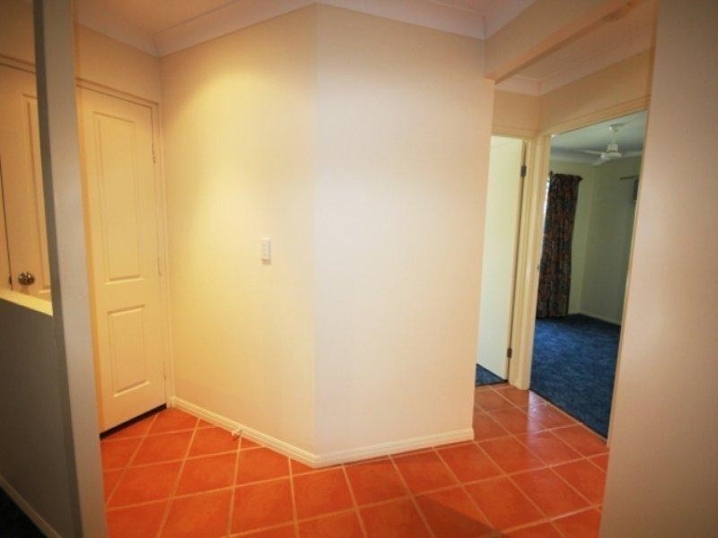 10 St Albans Road, Mount Louisa QLD 4814