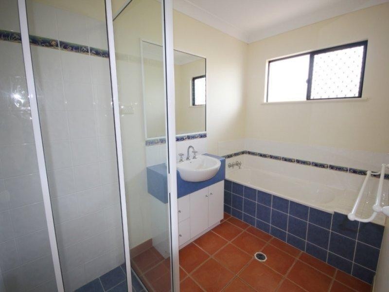 10 St Albans Road, Mount Louisa QLD 4814