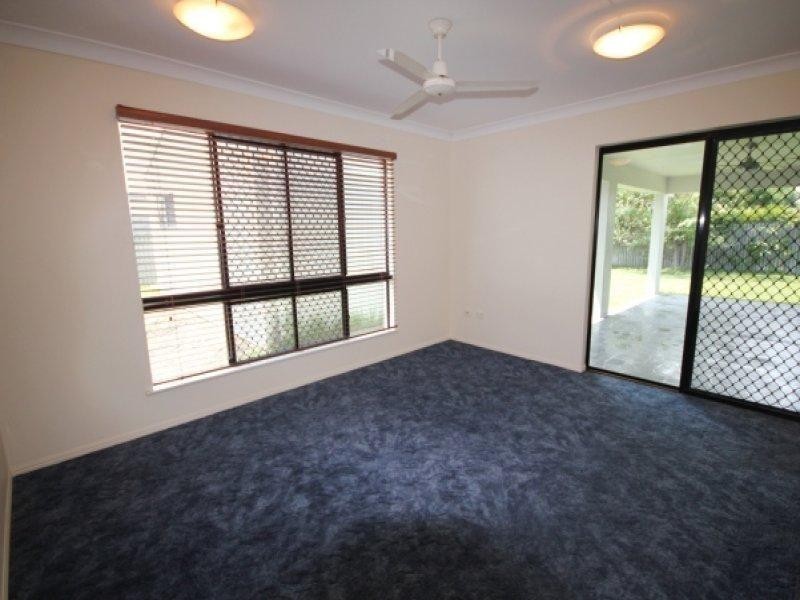 10 St Albans Road, Mount Louisa QLD 4814