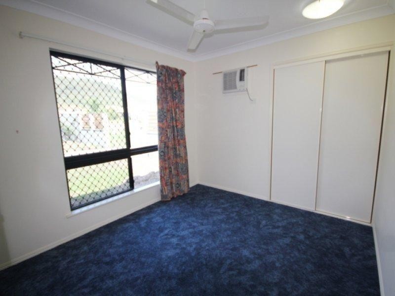 10 St Albans Road, Mount Louisa QLD 4814