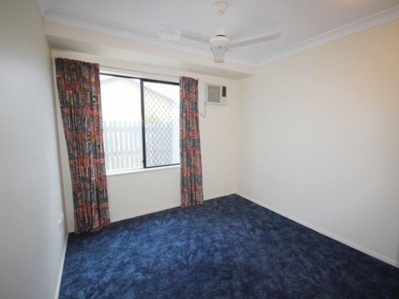 10 St Albans Road, Mount Louisa QLD 4814