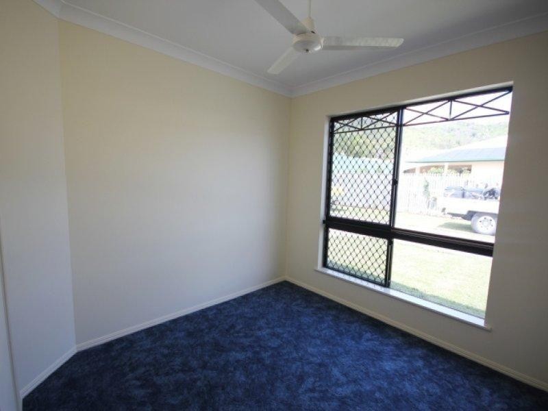 10 St Albans Road, Mount Louisa QLD 4814